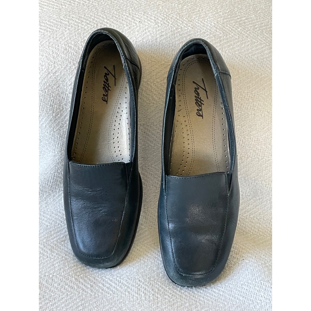 Trotters Womens Loafers 7 1/2N Slip On Navy Leather Square Toe T9521-400